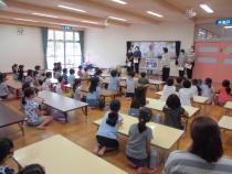 敦賀生活学校のスタッフが紙芝居を見せてくれました。