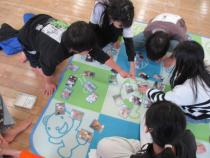 かるたをしています