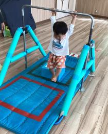 ぶらさがっている