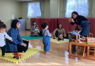 親子で楽しく遊ぶ時間を大切にしましょう。