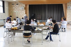 つるしかざり教室の様子