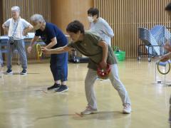 じっくりと狙いを定めている写真