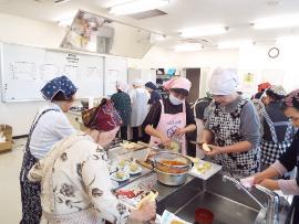 高齢者料理教室の様子