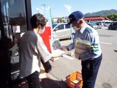 交通安全キャンペーンの様子