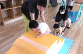 追いかけっこをしている