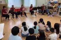 市民吹奏楽団の方々の演奏を聴いています