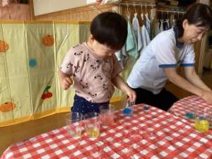 寒天遊びをしている画像