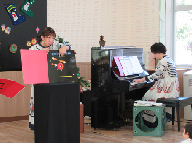 絵本の読み聞かせの画像