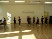 ぶどう組が踊っている画像