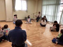 ハッピーバースデーの歌を歌っている画像