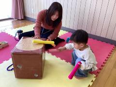 いもむしをさがしている画像