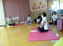 肩の上げ下げの画像