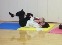 ママの上でストレッチの画像