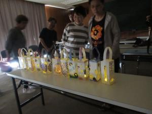 ランタンづくりの写真