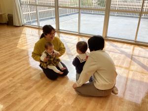 よろしくねの挨拶をしています