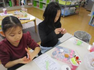 紙粘土でパフェづくり