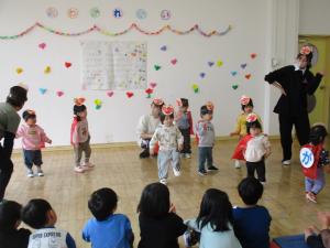 こもも組は踊りをしました