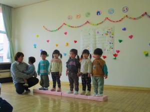 ばなな組が元気いっぱい歌っています