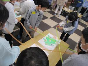 コップ運びをしています