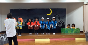 いろいろなおばけになってごっこ遊びをしました