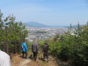 衣掛山清掃登山山頂