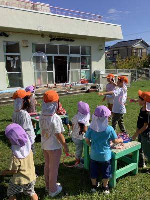 シャボン玉で遊んでいます