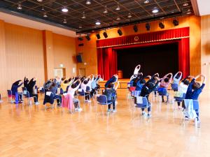 貯筋体操とストレッチ教室の様子