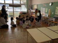 お福さんからの手紙を読んでいるところ