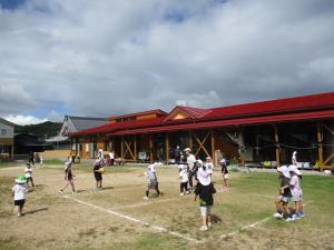 屋外でのドッジボール