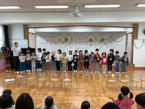 みかん組が合奏しています