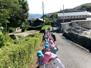 ささえ農園まで散歩しています