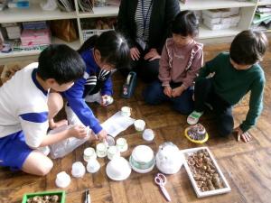 沓見小学校1年生と交流しています