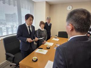 提言書提出の様子