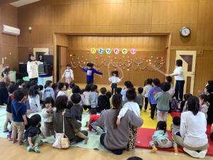 縄跳び対決の様子