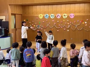 けん玉対決の様子