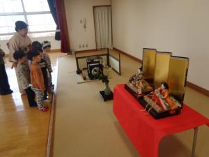 お茶道具を見ています