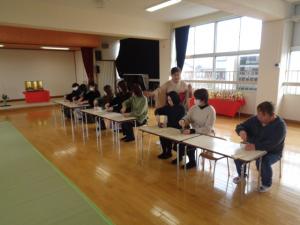 お家の人もお茶を点てています