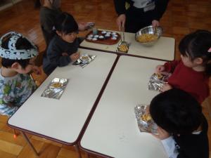 まかろにあべかわを食べています