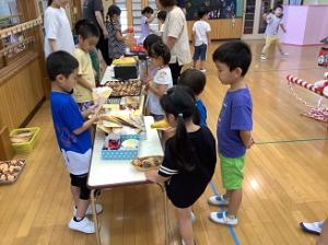 夏祭りをしています