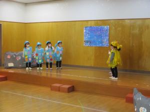 お友達になろうよと誘っている様子