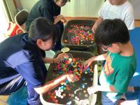 ゴムボールすくいの様子
