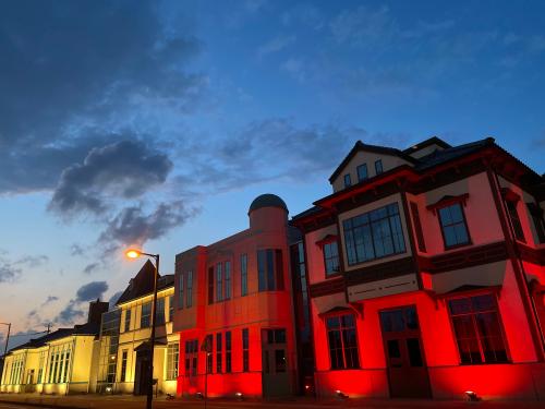 ライトアップされたムゼウムの画像