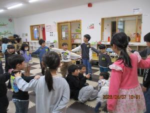 王様は誰だゲームをしています