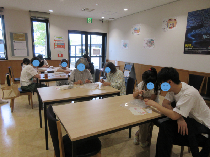 グルーデコを体験する参加者