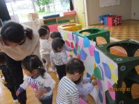 うろこを貼っています