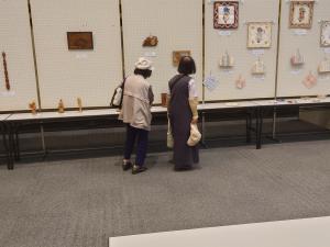 木彫り展示の画像