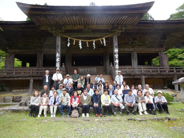 神宮寺での集合写真