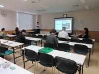 研修会の開会の画像
