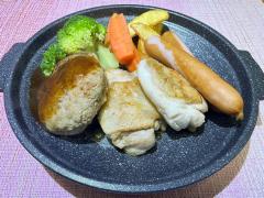 ミックスグリル定食の写真