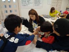 生地を流し込む様子の写真